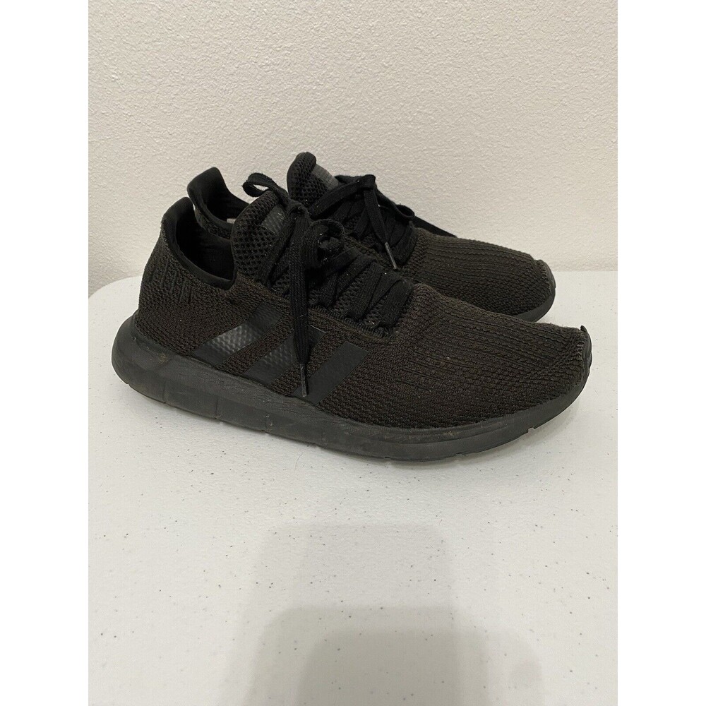 Adidas Swift Run Men's Athletic Sneaker Running Shoe Black Casual Trainers 11.5 - Picture 2 of 9